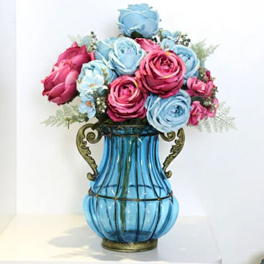 華やかで存在感のあるアンティーク風のおしゃれな花瓶おすすめ10選 